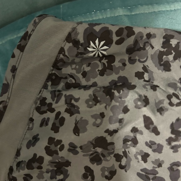 Athleta Leopard Print Mesh Racer Run Mesh Shorts Size Small - Picture 2 of 6